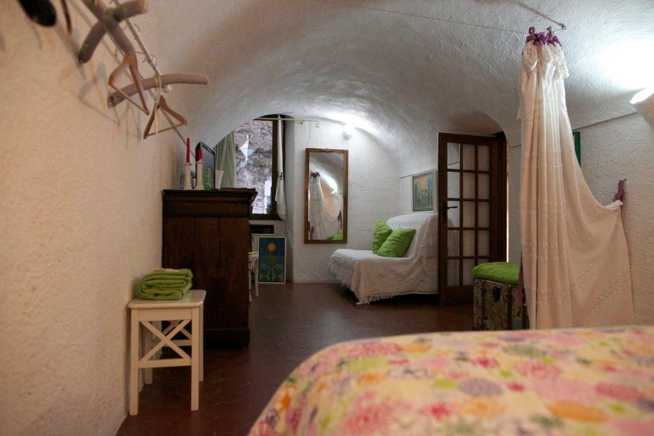 Appartamento Le Violette Dolceacqua Esterno foto